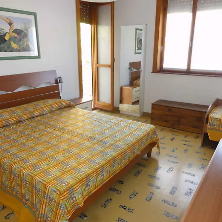 Apartment In 36877 *