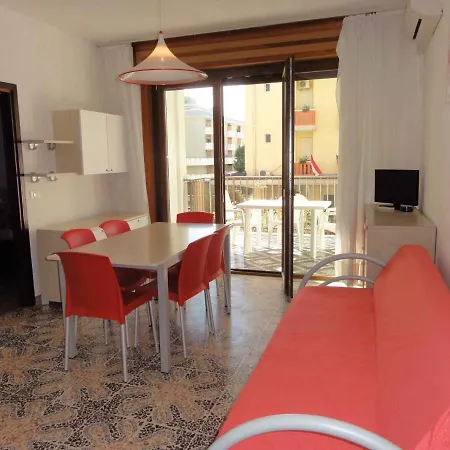 Apartment In 36877